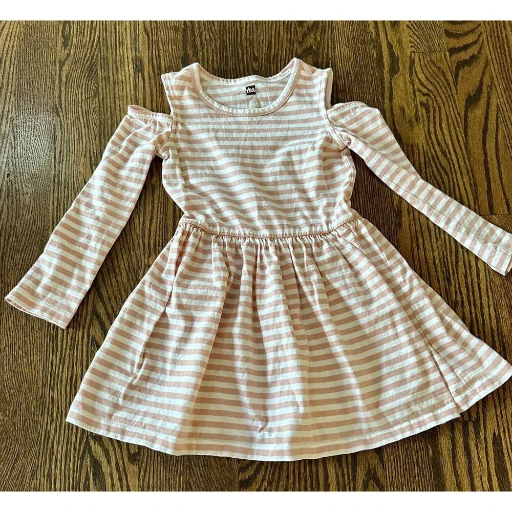 Tea Collection Girls Peek-A-Boo Shoulder Dress Size 5 Dusty Coral Comfy Cute EUC
